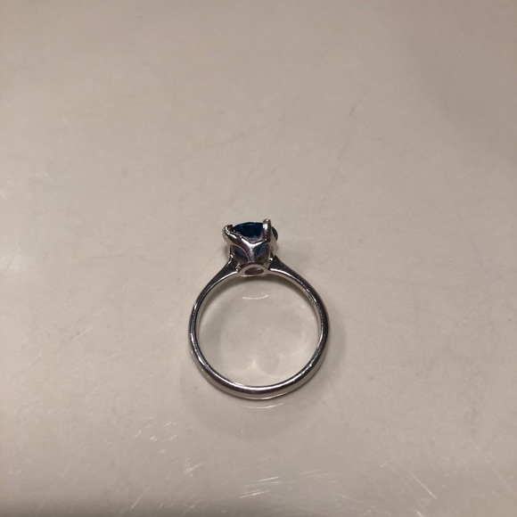 2.25 Carats London Blue Topaz Ring Sterling Silver - Picture 6 of 8